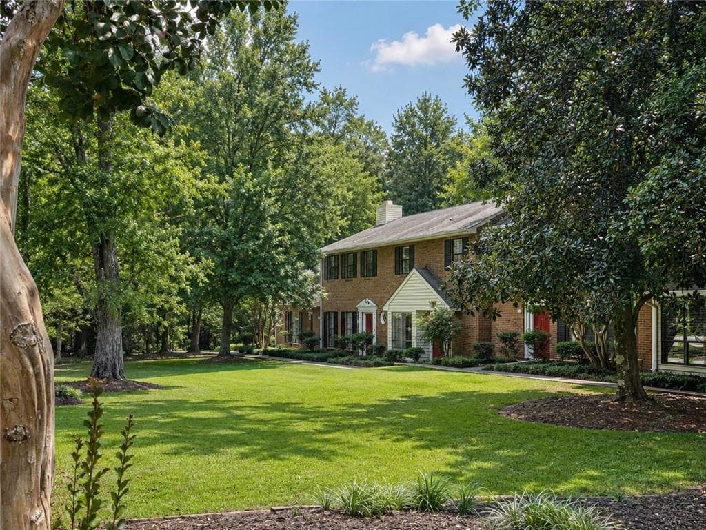 2 bedroom, 3 bathroom, 1,493 sq ft townhouse for sale at 1130 Jamestowne Trail, Alpharetta, GA 30009 — photo 4
