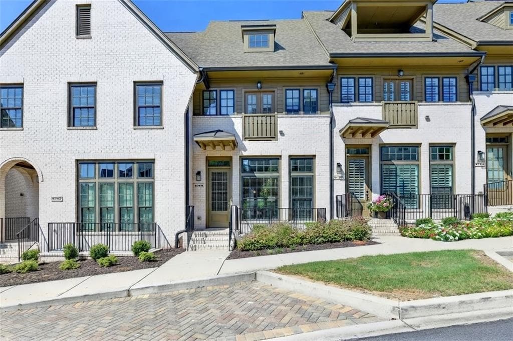 3 bedroom, 4 bathroom, 2,258 sq ft townhouse for sale at 6766 Encore Boulevard, Sandy Springs, GA 30328 — photo 2