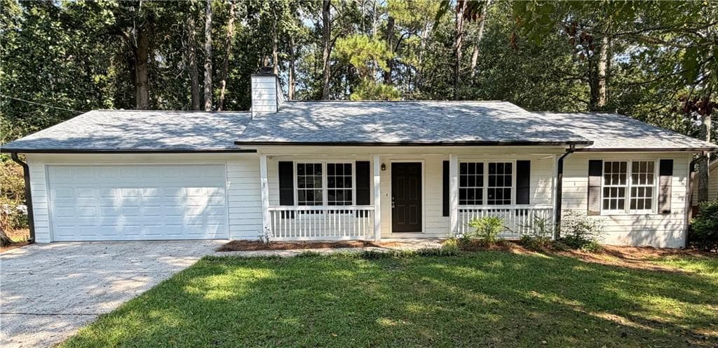3 bedroom, 2 bathroom, 1,247 sq ft single family residence for sale at 8744 Collins Drive, Jonesboro, GA 30236 — photo 1 of 26