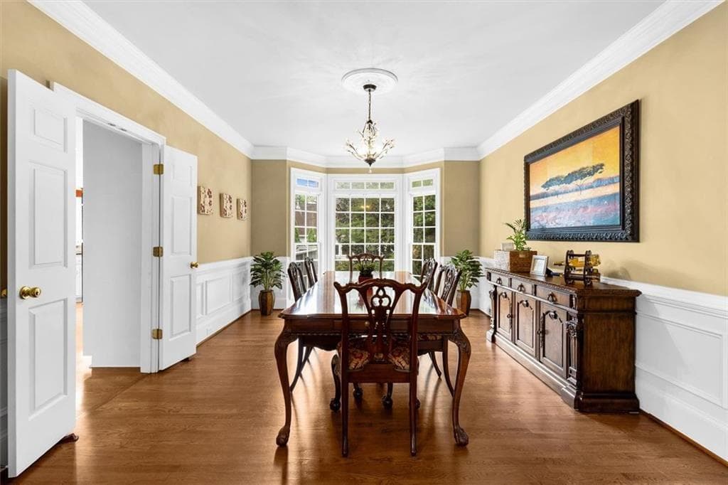 6 bedroom, 5 bathroom, 5,488 sq ft single family residence under contract at 210 York Town Circle, Johns Creek, GA 30097 — photo 7