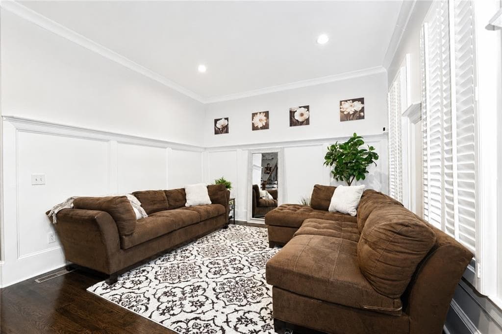 4 bedroom, 4 bathroom, 3,165 sq ft townhouse for sale at 1085 Charles Towne Square, Sandy Springs, GA 30328 — photo 6