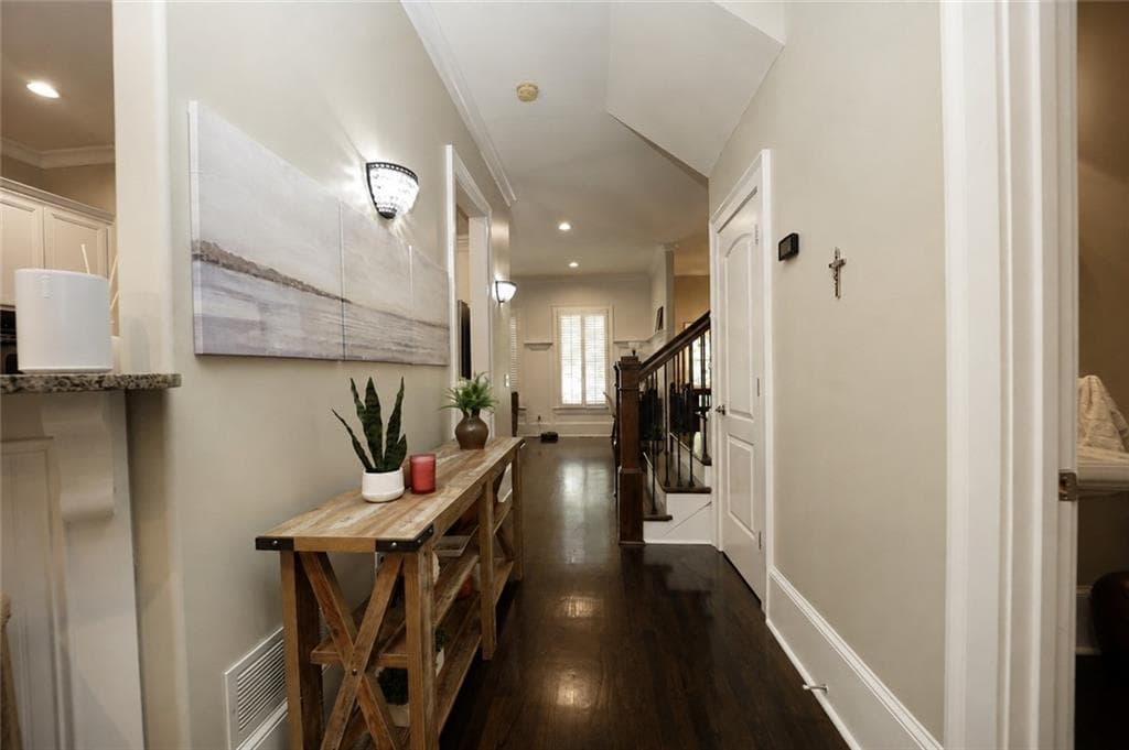 4 bedroom, 4 bathroom, 3,165 sq ft townhouse for sale at 1085 Charles Towne Square, Sandy Springs, GA 30328 — photo 8