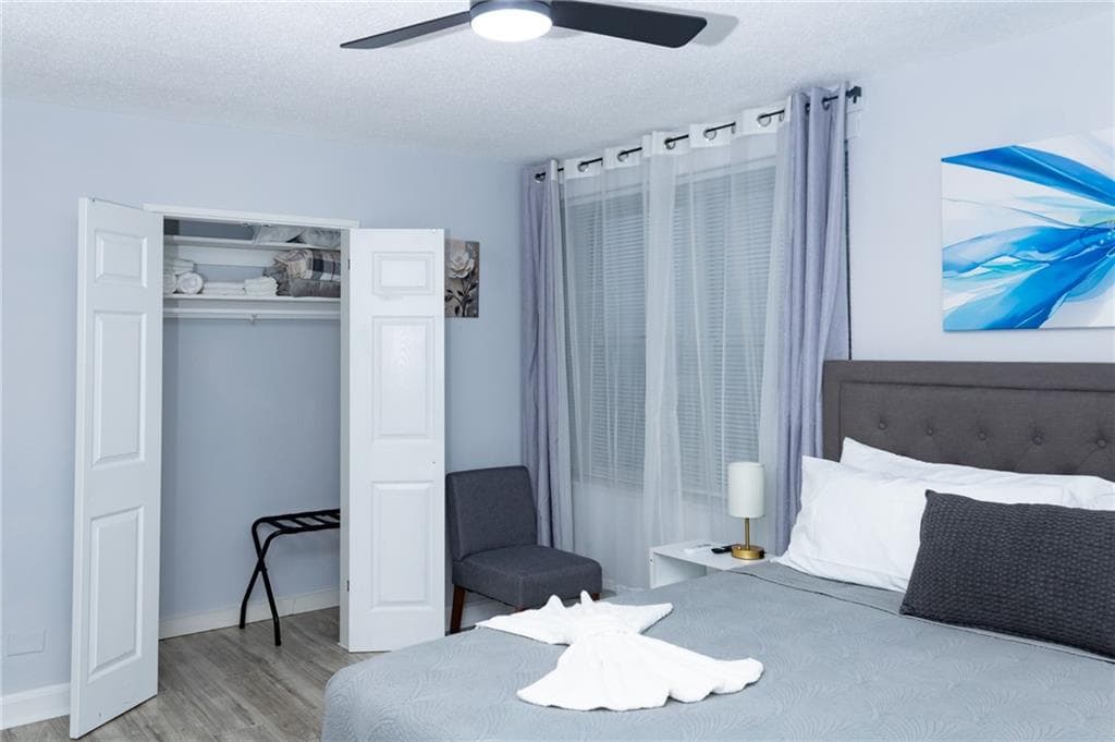 1 bedroom, 1 bathroom, 722 sq ft condominium for sale at 300 W Peachtree St 21 J, Atlanta, GA 30332 — photo 5