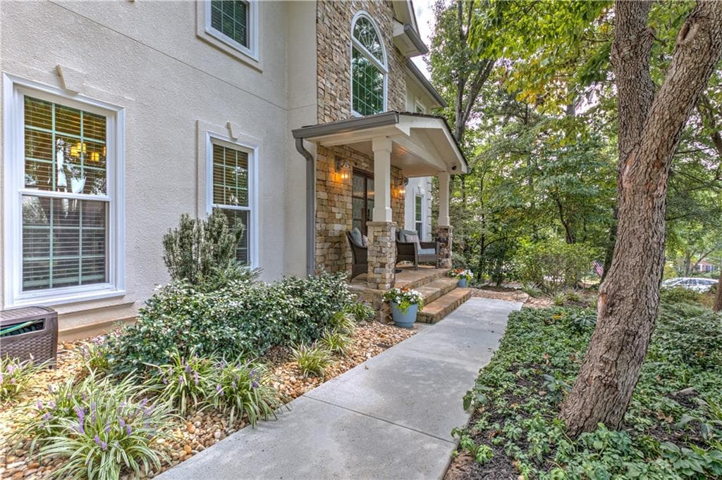 5 bedroom, 4 bathroom, 4,042 sq ft single family residence for sale at 4543 Ashmore Circle, Marietta, GA 30066 — photo 9