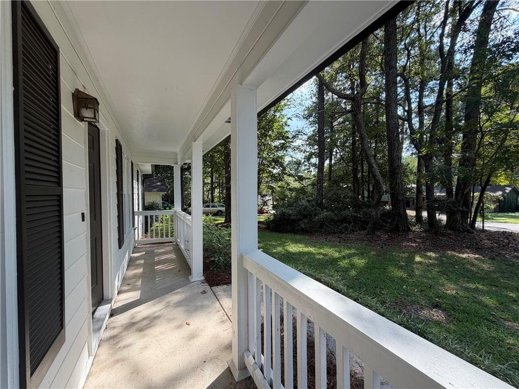 3 bedroom, 2 bathroom, 1,247 sq ft single family residence for sale at 8744 Collins Drive, Jonesboro, GA 30236 — photo 2