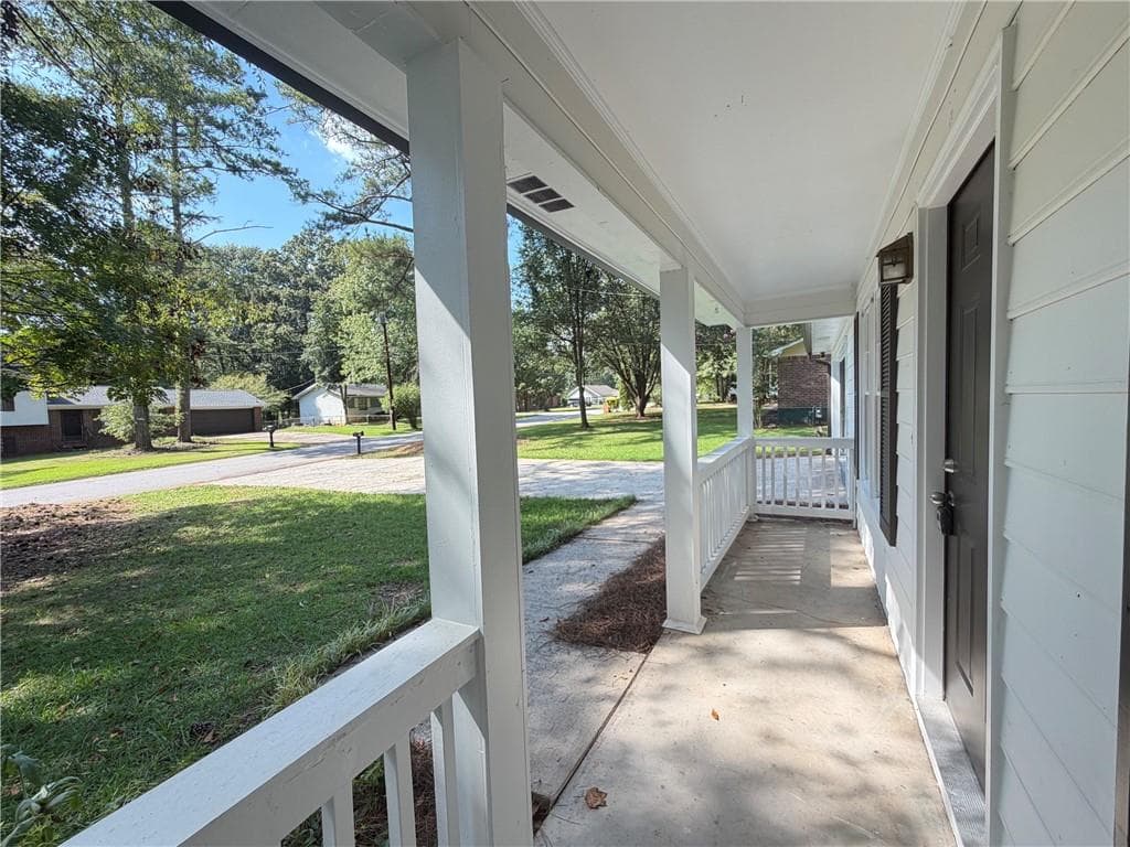 3 bedroom, 2 bathroom, 1,247 sq ft single family residence for sale at 8744 Collins Drive, Jonesboro, GA 30236 — photo 3