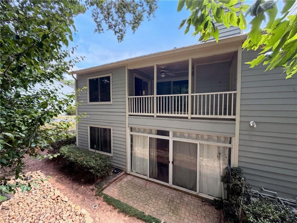 2 bedroom, 2 bathroom, 1,436 sq ft condominium for sale at 18 Springhedge Court, Smyrna, GA 30080 — photo 5