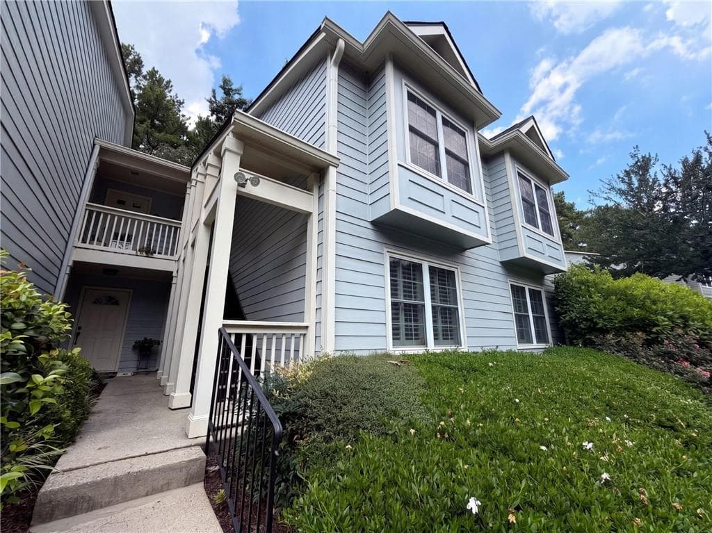 2 bedroom, 2 bathroom, 1,436 sq ft condominium for sale at 18 Springhedge Court, Smyrna, GA 30080 — photo 6