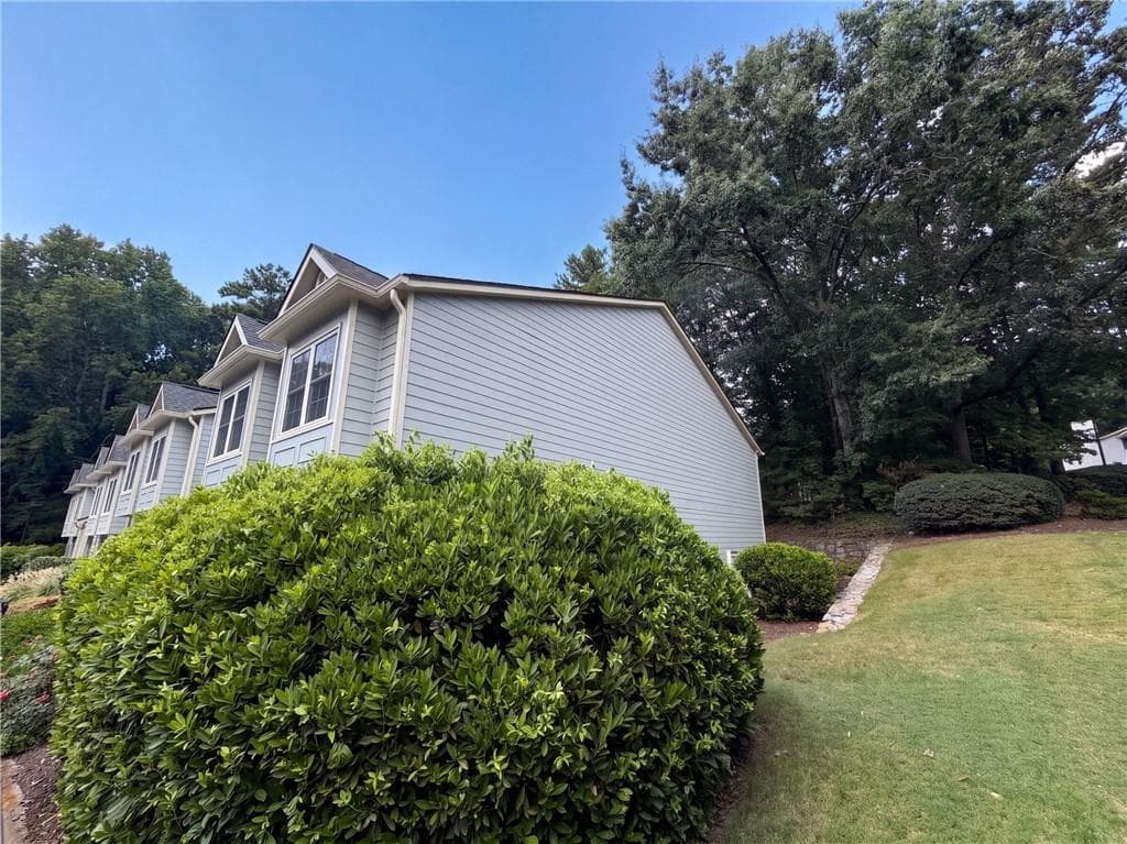 2 bedroom, 2 bathroom, 1,436 sq ft condominium for sale at 18 Springhedge Court, Smyrna, GA 30080 — photo 7