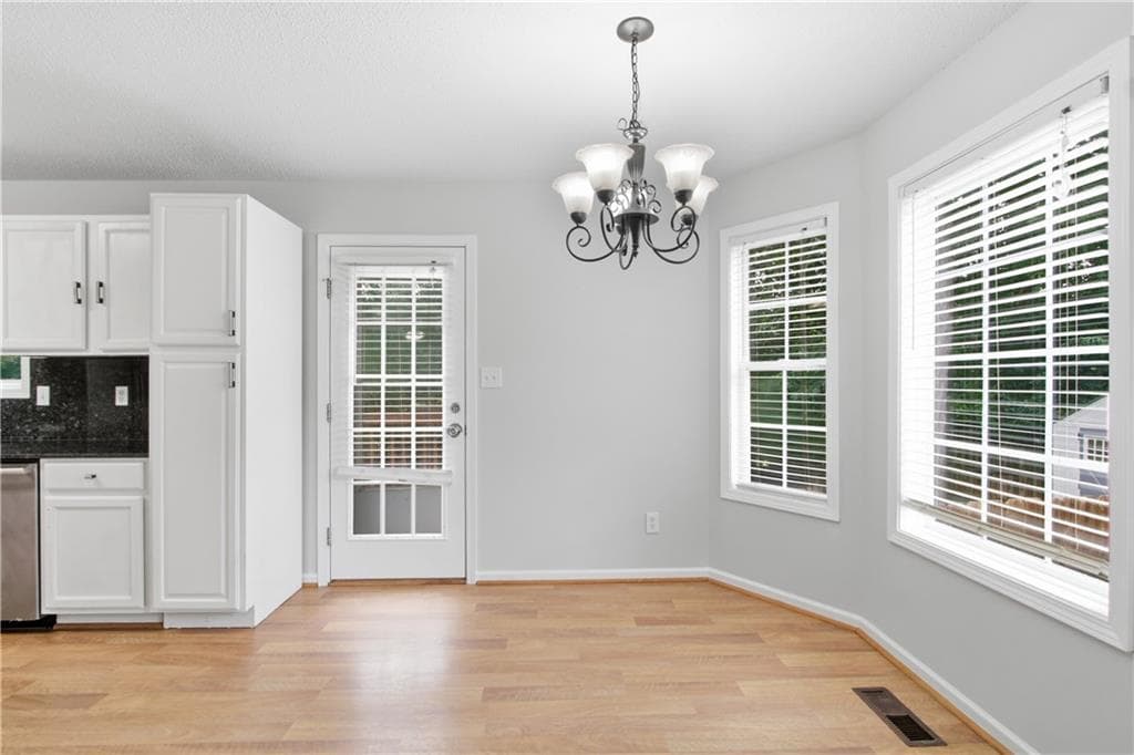 3 bedroom, 3 bathroom, 2,591 sq ft single family residence for sale at 221 Glen Ridge Drive, Villa Rica, GA 30180 — photo 9