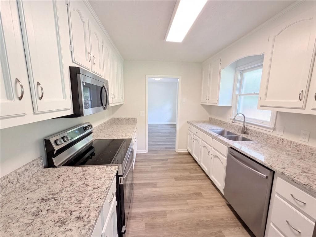 3 bedroom, 2 bathroom, 1,492 sq ft single family residence for sale at 806 Ruswood Road, Winder, GA 30680 — photo 6