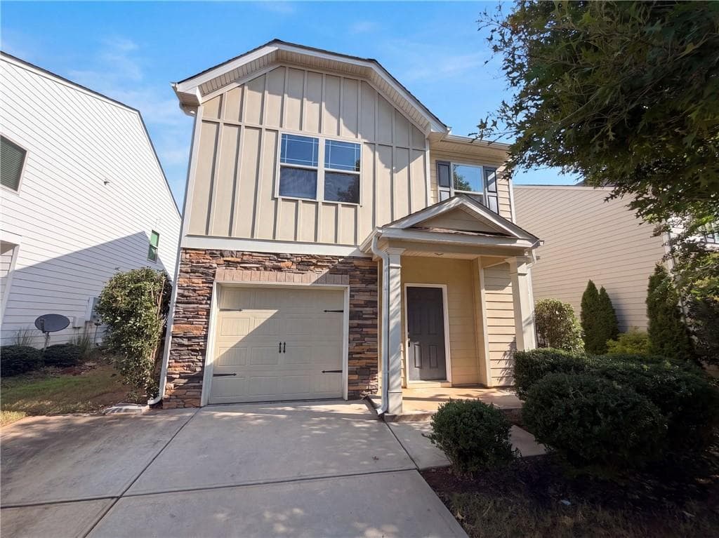 3 bedroom, 3 bathroom, 1,866 sq ft single family residence for sale at 106 Southwind Circle, Newnan, GA 30265