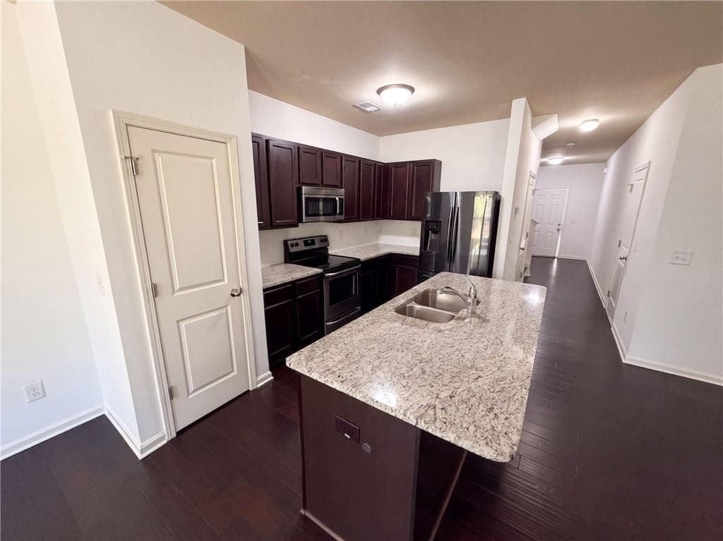 3 bedroom, 3 bathroom, 1,866 sq ft single family residence for sale at 106 Southwind Circle, Newnan, GA 30265 — photo 2