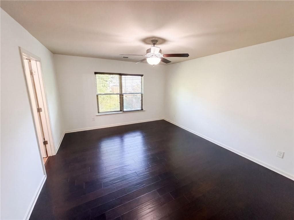 3 bedroom, 3 bathroom, 1,866 sq ft single family residence for sale at 106 Southwind Circle, Newnan, GA 30265 — photo 4