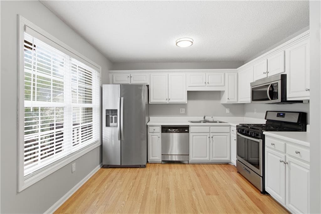 3 bedroom, 3 bathroom, 1,988 sq ft single family residence for sale at 15 Charleston Court, Dallas, GA 30157 — photo 2