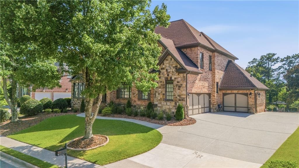 5 bedroom, 6 bathroom, 5,711 sq ft single family residence for sale at 2711 Trailing Ivy Way, Buford, GA 30519 — photo 8
