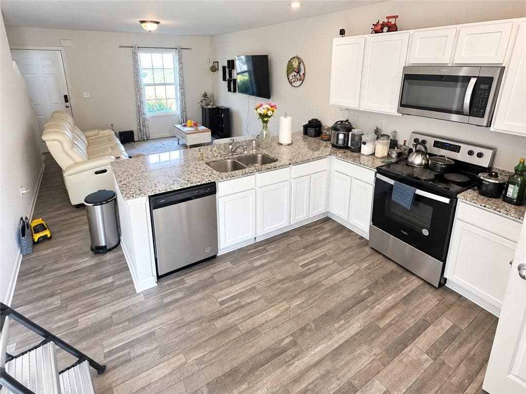 4 bedroom, 3 bathroom, 1,696 sq ft single family residence for sale at 51 Oxford Lane, Kingston, GA 30145 — photo 6