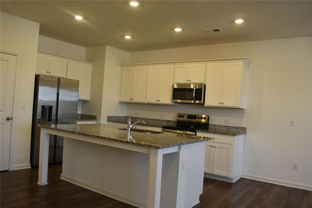 3 bedroom, 3 bathroom, 1,854 sq ft townhouse for rent at 190 Mission Boulevard, Pendergrass, GA 30567 for $1,900 a month — photo 3