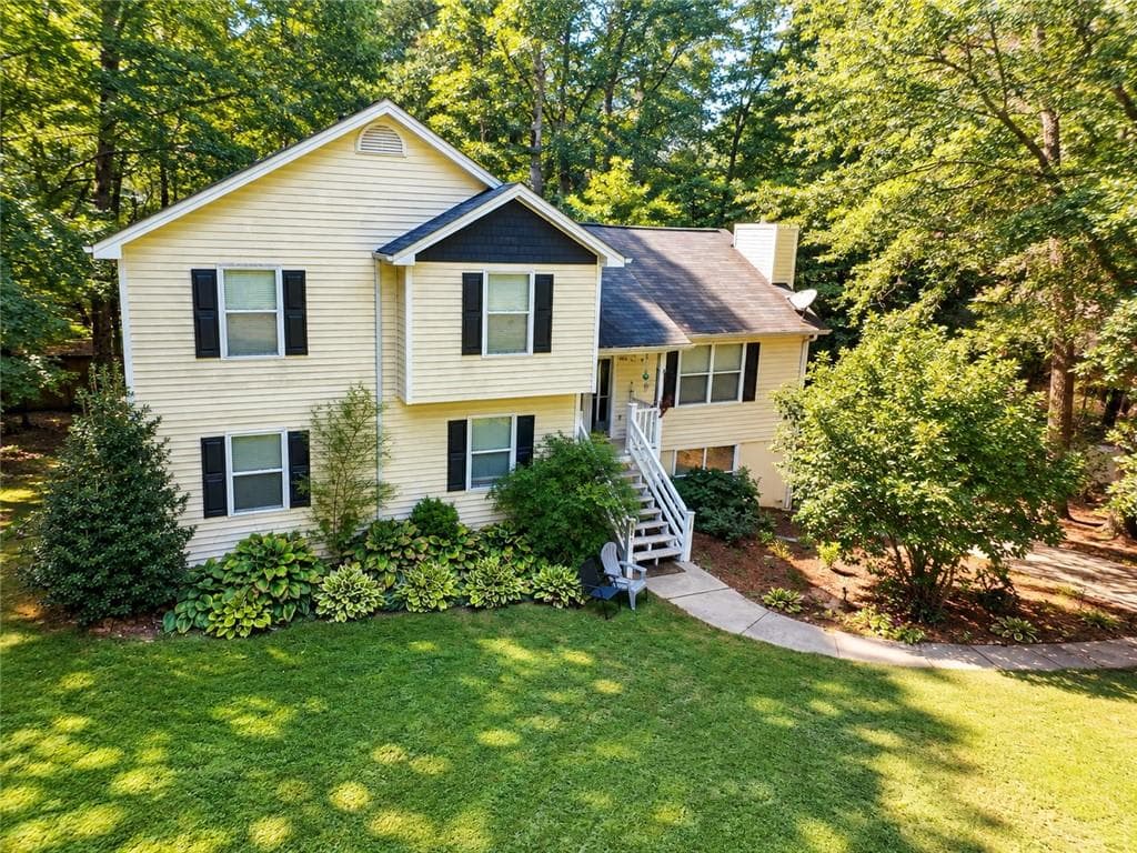 4 bedroom, 3 bathroom, 2,206 sq ft single family residence for sale at 138 Mountain Oaks Drive, Carrollton, GA 30116 — photo 2