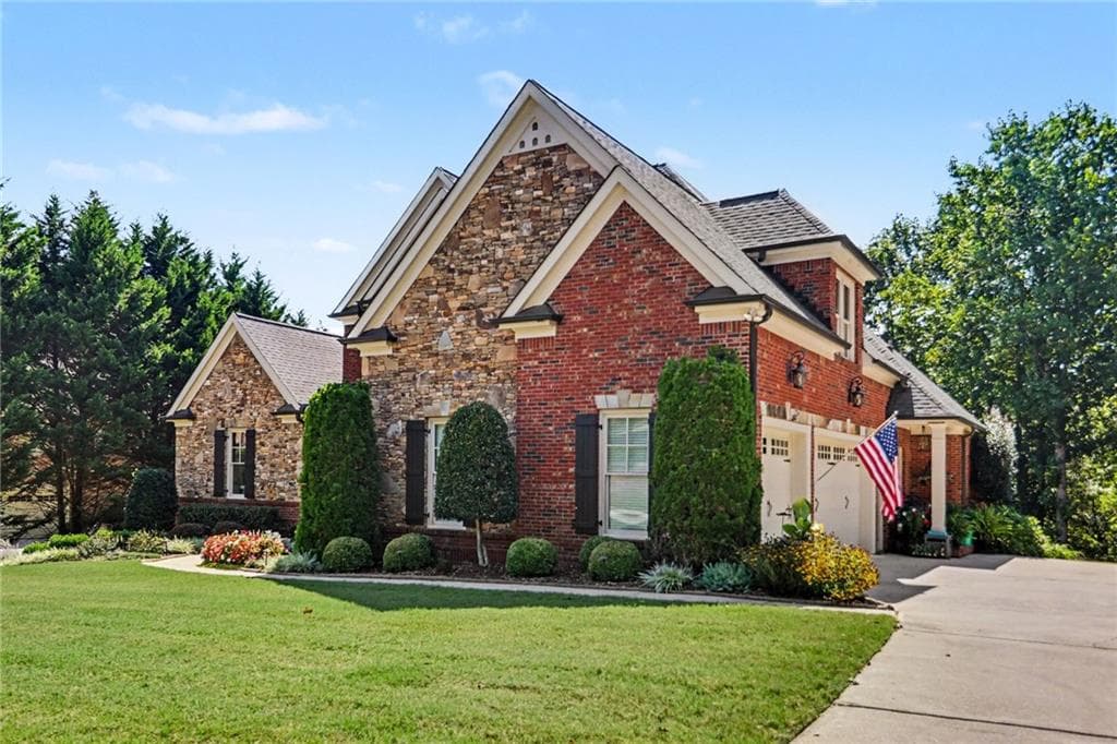 4 bedroom, 6 bathroom, 5,700 sq ft single family residence for sale at 4638 Cardinal Ridge Way, Flowery Branch, GA 30542 — photo 3