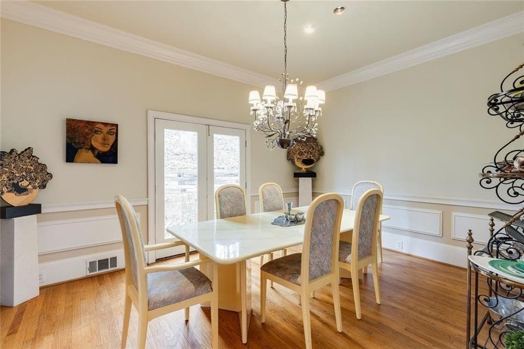 5 bedroom, 6 bathroom, 6,800 sq ft single family residence for sale at 5105 Jett Forest Trail, Atlanta, GA 30327 — photo 9