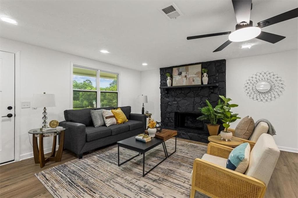3 bedroom, 2 bathroom, 1,304 sq ft single family residence under contract at 4121 Partridge Dr, Douglasville, GA 30135 — photo 3