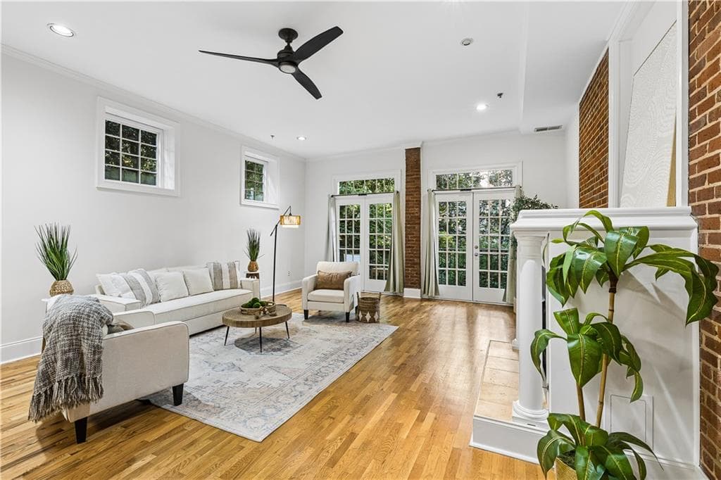 2 bedroom, 1 bathroom, 1,337 sq ft condominium for sale at 270 15th Street 101, Atlanta, GA 30309 — photo 4