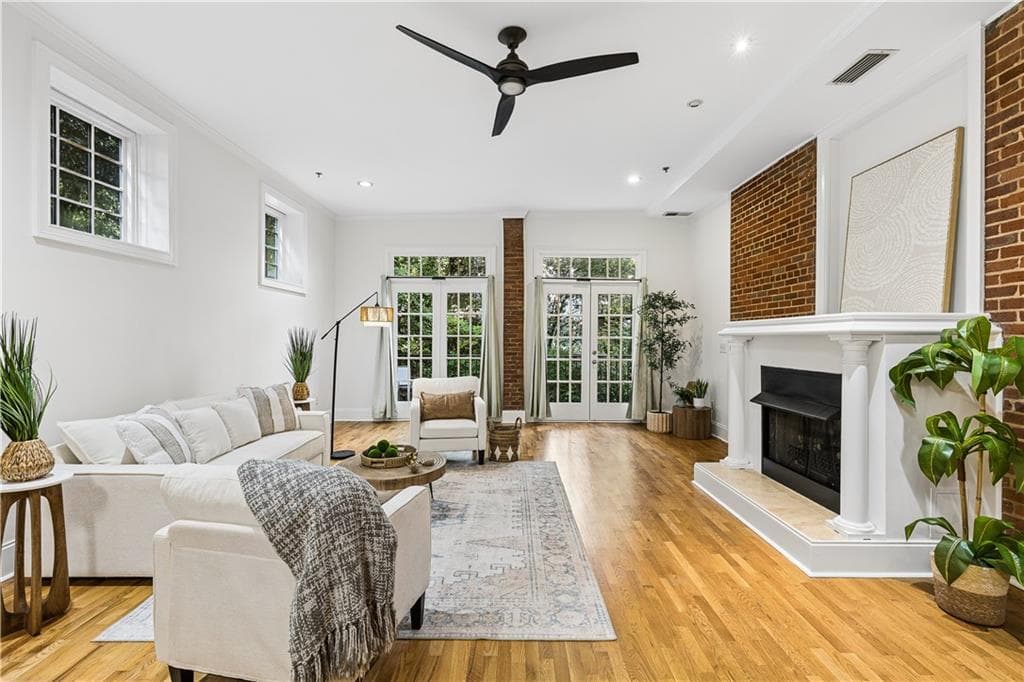 2 bedroom, 1 bathroom, 1,337 sq ft condominium for sale at 270 15th Street 101, Atlanta, GA 30309 — photo 6