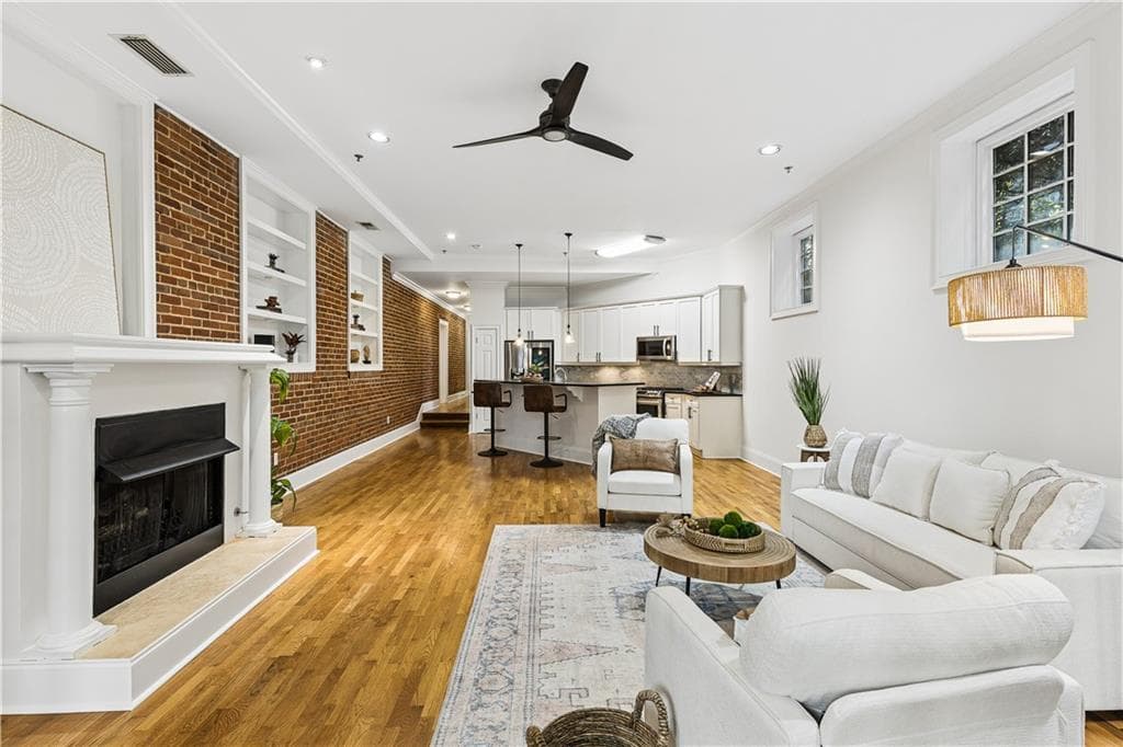 2 bedroom, 1 bathroom, 1,337 sq ft condominium for sale at 270 15th Street 101, Atlanta, GA 30309 — photo 8