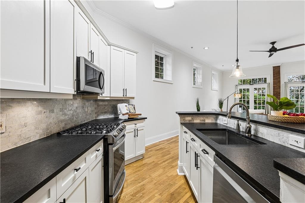 2 bedroom, 1 bathroom, 1,337 sq ft condominium for sale at 270 15th Street 101, Atlanta, GA 30309 — photo 9