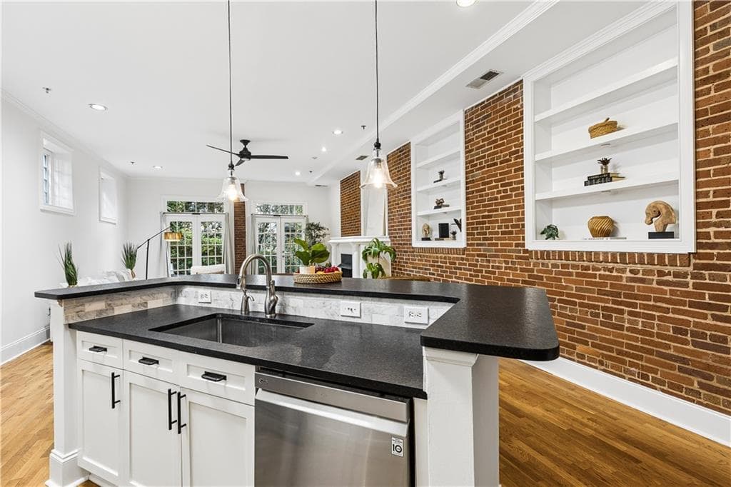 2 bedroom, 1 bathroom, 1,337 sq ft condominium for sale at 270 15th Street 101, Atlanta, GA 30309 — photo 10