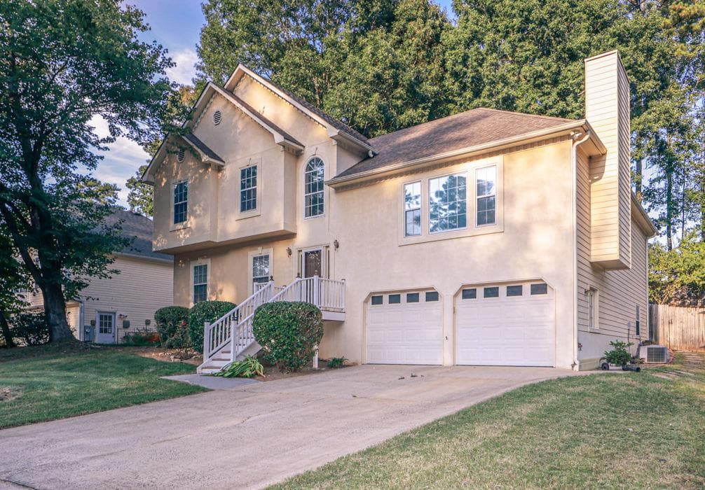 4 bedroom, 3 bathroom, 2,275 sq ft single family residence for rent at 3029 Clove Tree Lane, Woodstock, GA 30189 for $2,550 a month — photo 2