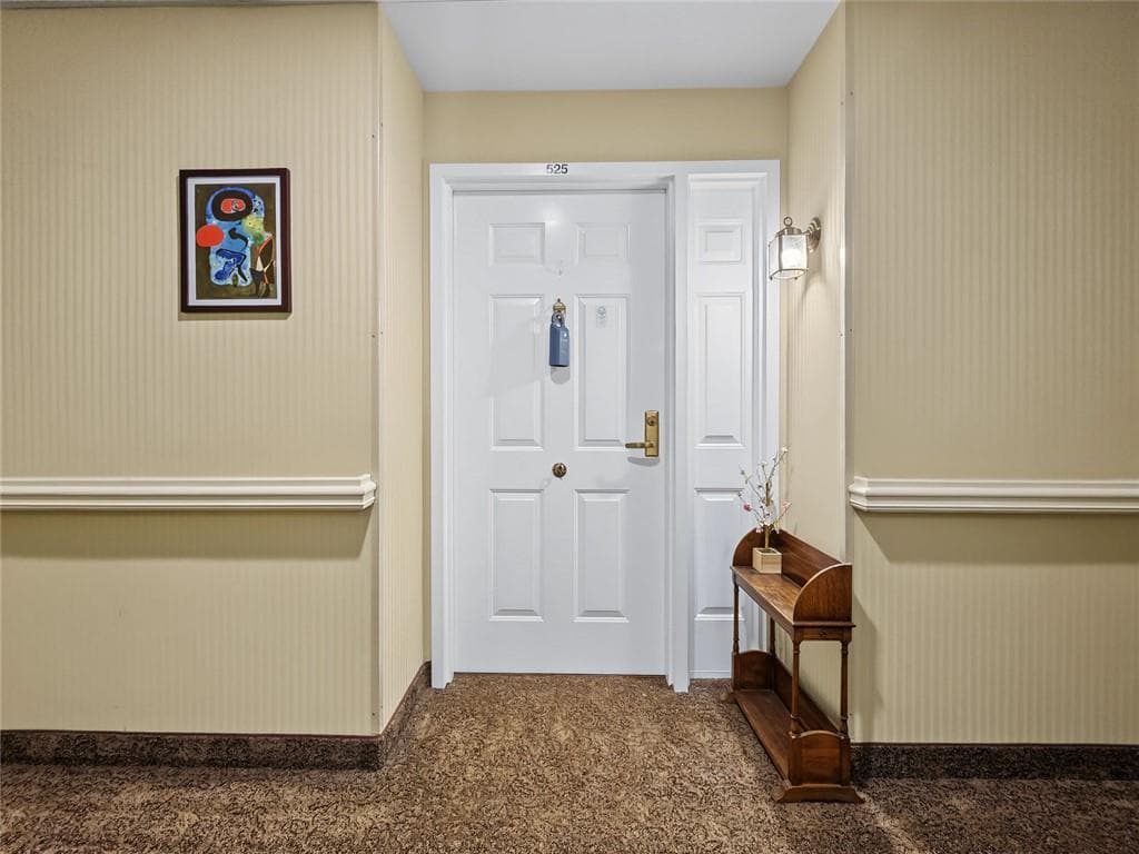 1 bedroom, 1 bathroom, 800 sq ft condominium for sale at 1800 Clairmont Lk A525, Decatur, GA 30033 — photo 4