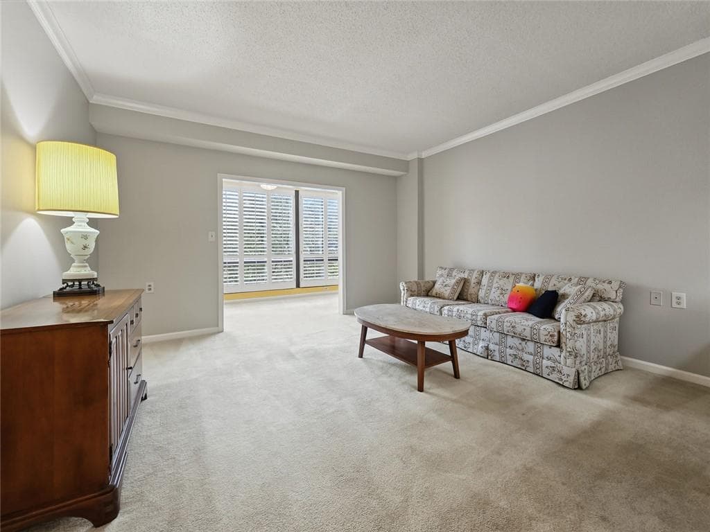 1 bedroom, 1 bathroom, 800 sq ft condominium for sale at 1800 Clairmont Lk A525, Decatur, GA 30033 — photo 10