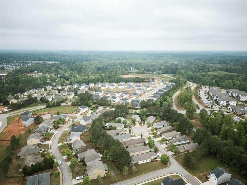 4 bedroom, 3 bathroom, 2,300 sq ft single family residence under contract at 204 Freshwater Court, LaGrange, GA 30241 — photo 7