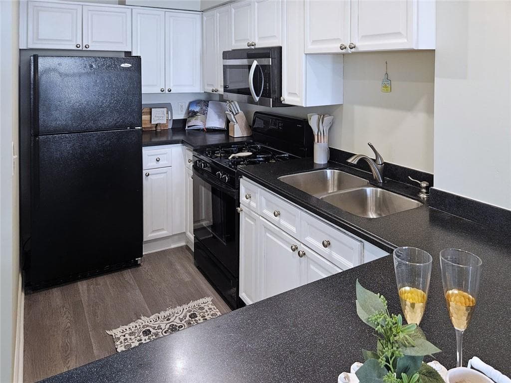 1 bedroom, 1 bathroom, 505 sq ft condominium for sale at 2479 Peachtree Road 611, Atlanta, GA 30305 — photo 6