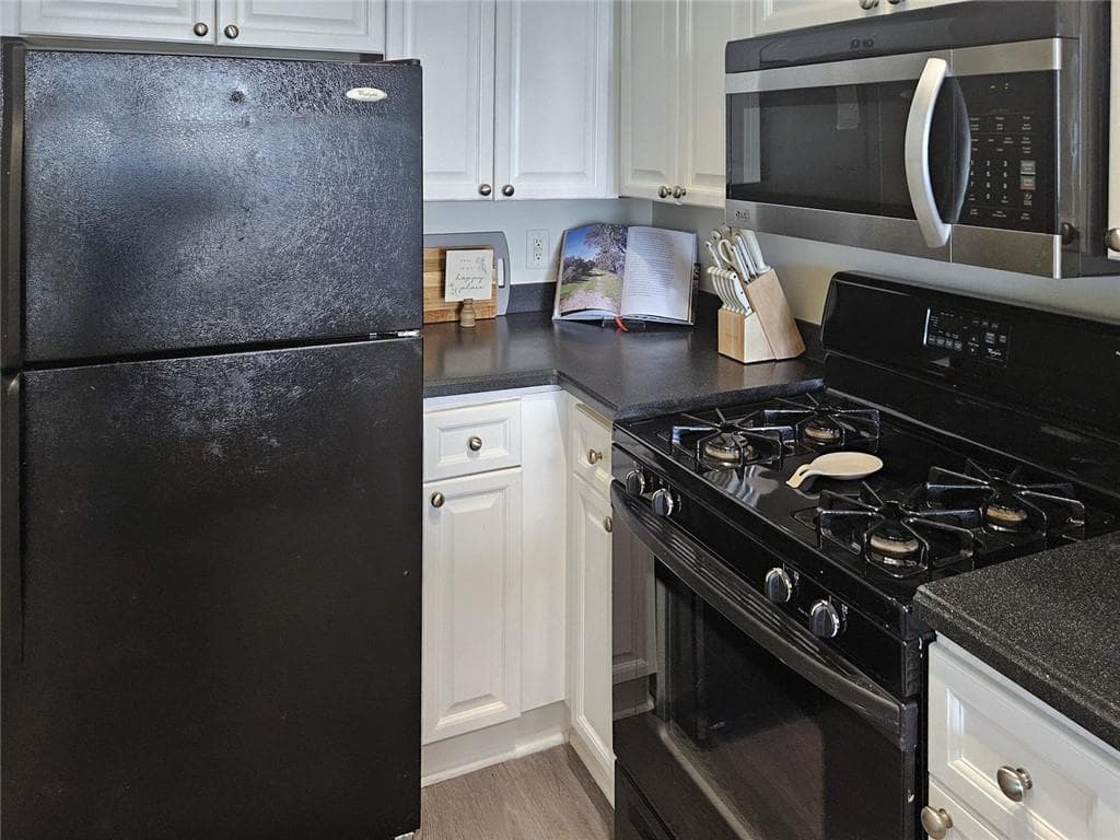 1 bedroom, 1 bathroom, 505 sq ft condominium for sale at 2479 Peachtree Road 611, Atlanta, GA 30305 — photo 7