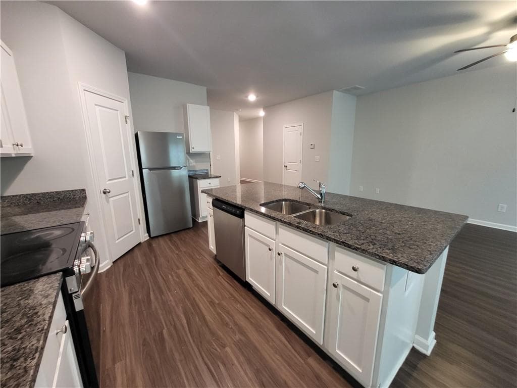 3 bedroom, 3 bathroom, 1,664 sq ft townhouse for rent at 134 Brexley Drive, Calhoun, GA 30701 for $1,595 a month — photo 5