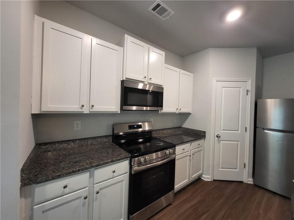 3 bedroom, 3 bathroom, 1,664 sq ft townhouse for rent at 134 Brexley Drive, Calhoun, GA 30701 for $1,595 a month — photo 6