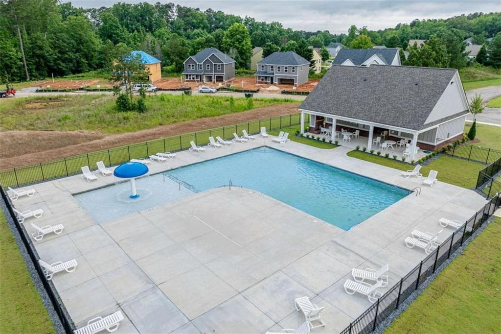 4 bedroom, 3 bathroom, 2,315 sq ft single family residence for sale at 202 Freshwater Court, LaGrange, GA 30241 — photo 5