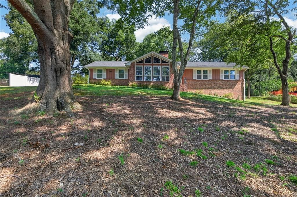 3 bedroom, 2 bathroom, 1,705 sq ft single family residence under contract at 90 Burnett Way, Alpharetta, GA 30009 — photo 2