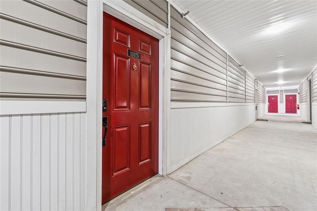 1 bedroom, 1 bathroom, 784 sq ft condominium for sale at 2700 Pine Tree Road 1115, Atlanta, GA 30324 — photo 7
