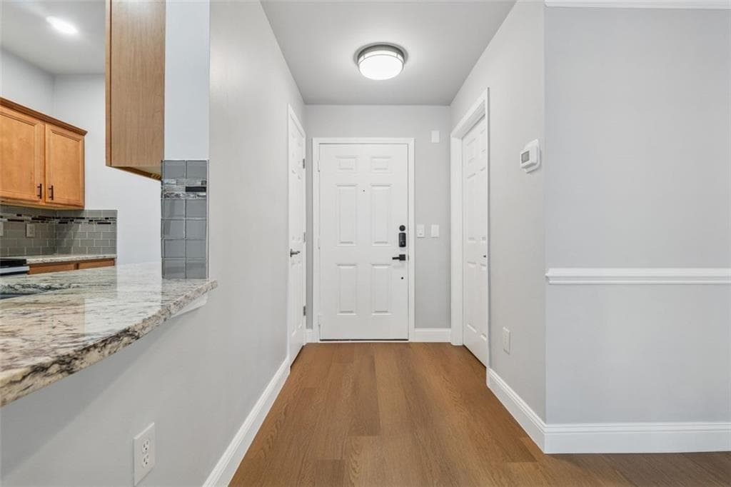 1 bedroom, 1 bathroom, 784 sq ft condominium for sale at 2700 Pine Tree Road 1115, Atlanta, GA 30324 — photo 9