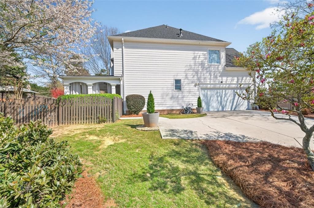 6 bedroom, 5 bathroom, 4,600 sq ft single family residence for sale at 1710 Winter Jasmine Drive, Dacula, GA 30019 — photo 2