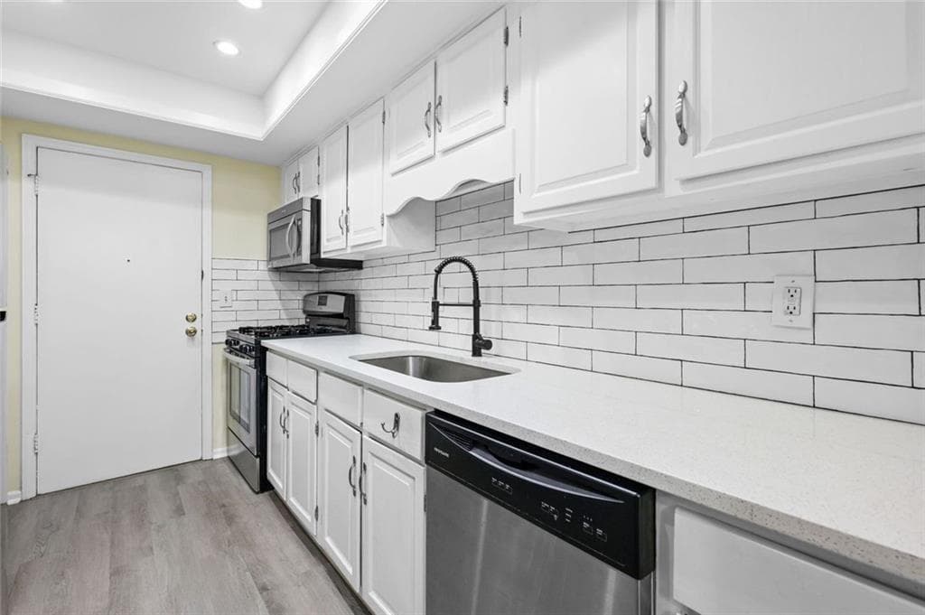 2 bedroom, 2 bathroom, 1,256 sq ft condominium for sale at 6851 Roswell Road F3, Sandy Springs, GA 30328 — photo 6