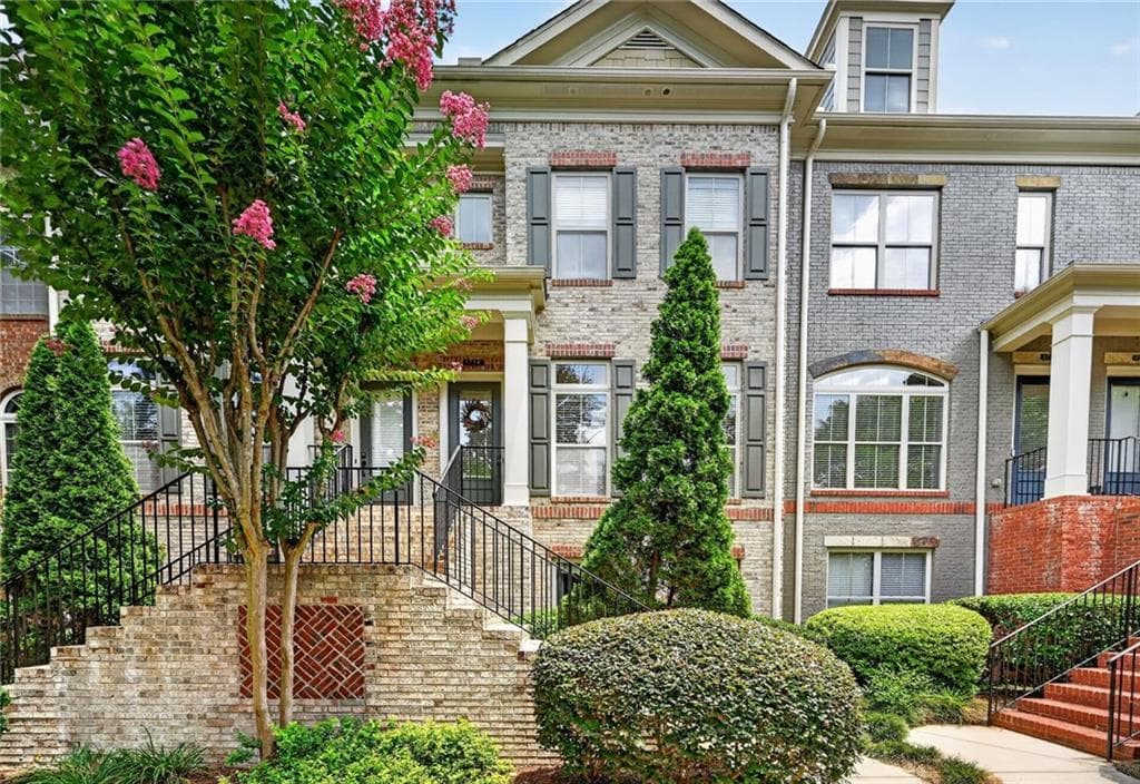 3 bedroom, 4 bathroom, 2,193 sq ft townhouse for sale at 1738 Breyerton Drive, Atlanta, GA 30329