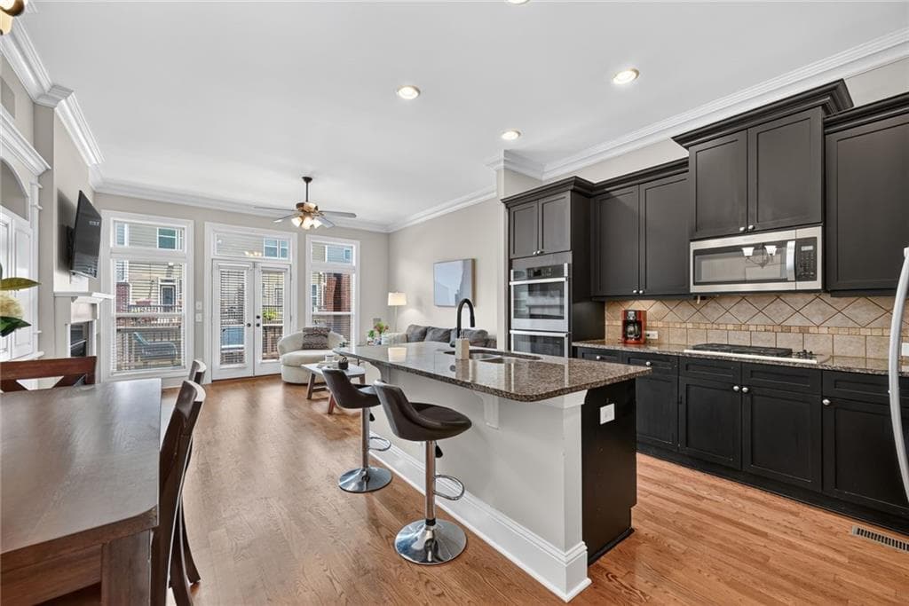 3 bedroom, 4 bathroom, 2,193 sq ft townhouse for sale at 1738 Breyerton Drive, Atlanta, GA 30329 — photo 3