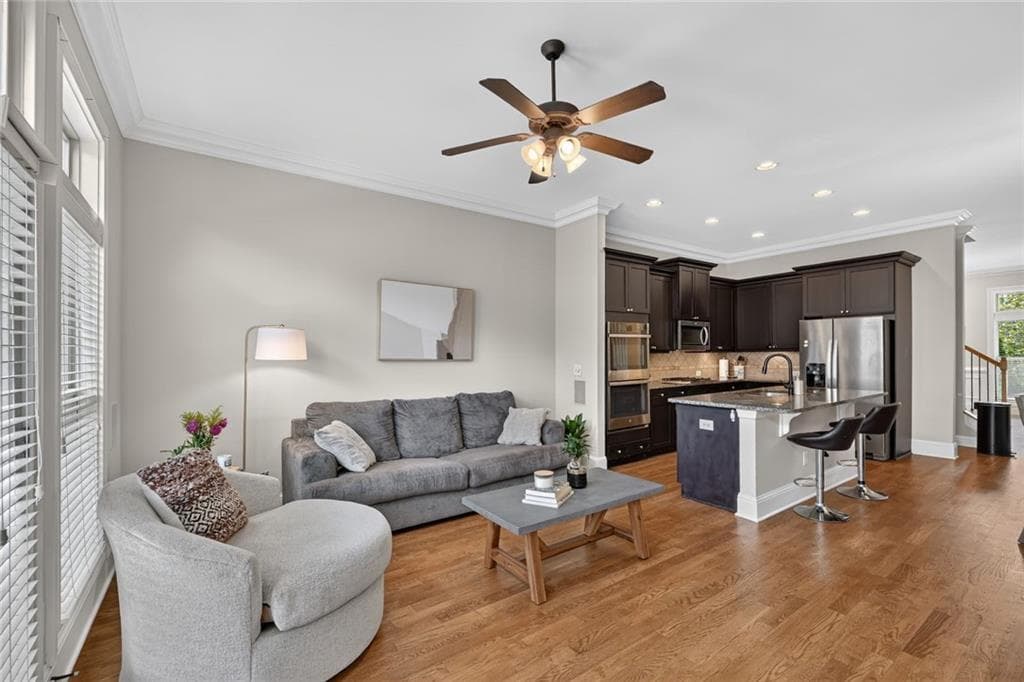 3 bedroom, 4 bathroom, 2,193 sq ft townhouse for sale at 1738 Breyerton Drive, Atlanta, GA 30329 — photo 6