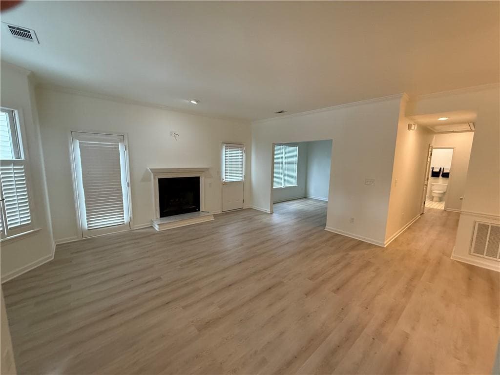 2 bedroom, 2 bathroom, 1,250 sq ft condominium for sale at 183 Victoria Way, Roswell, GA 30075 — photo 4