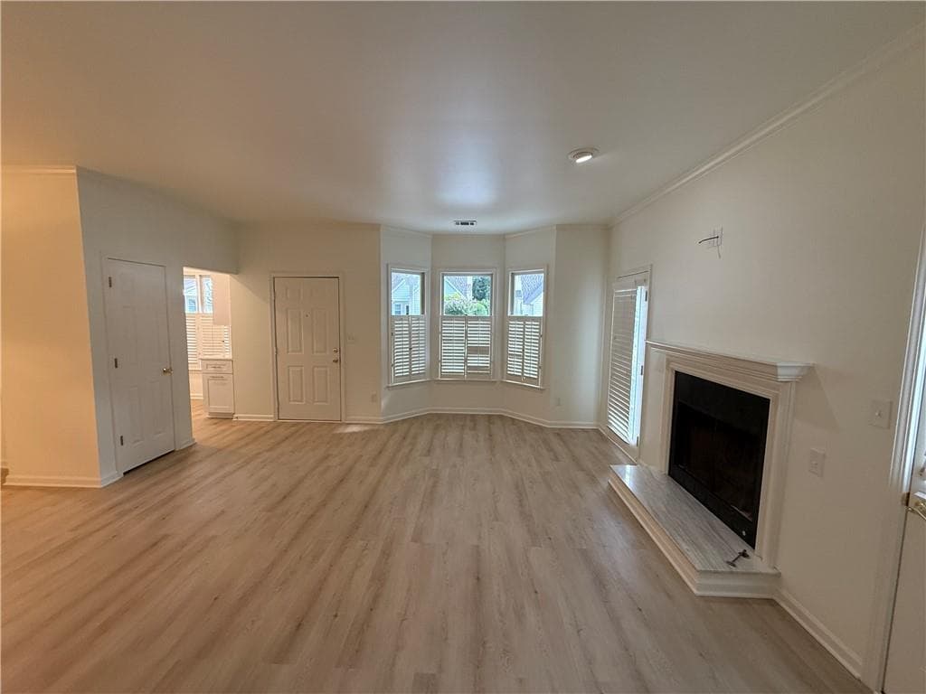 2 bedroom, 2 bathroom, 1,250 sq ft condominium for sale at 183 Victoria Way, Roswell, GA 30075 — photo 6